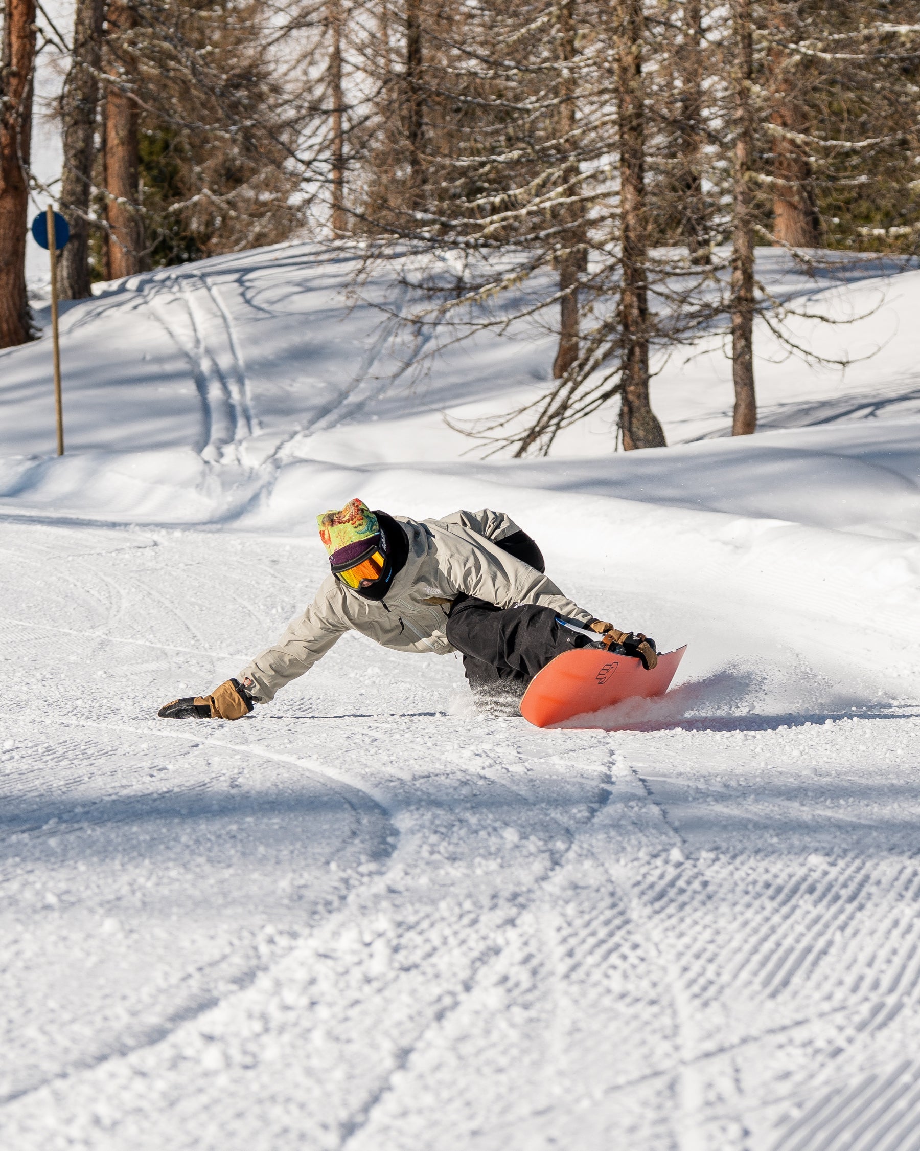 Men's snowboard in multicolor. Cruiser 2025 | Bataleon Snowboards™ 2025.