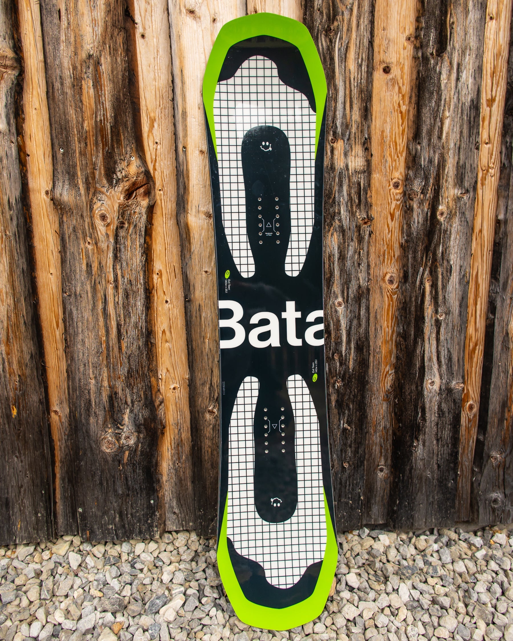 Kids snowboard for sale in black and yellow. Evil Teen 2025 | Bataleon Snowboards™ 2025.