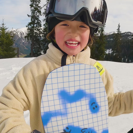 Children snowboard in black. Minishred 2025-Bataleon-Snowboards™ 2025.